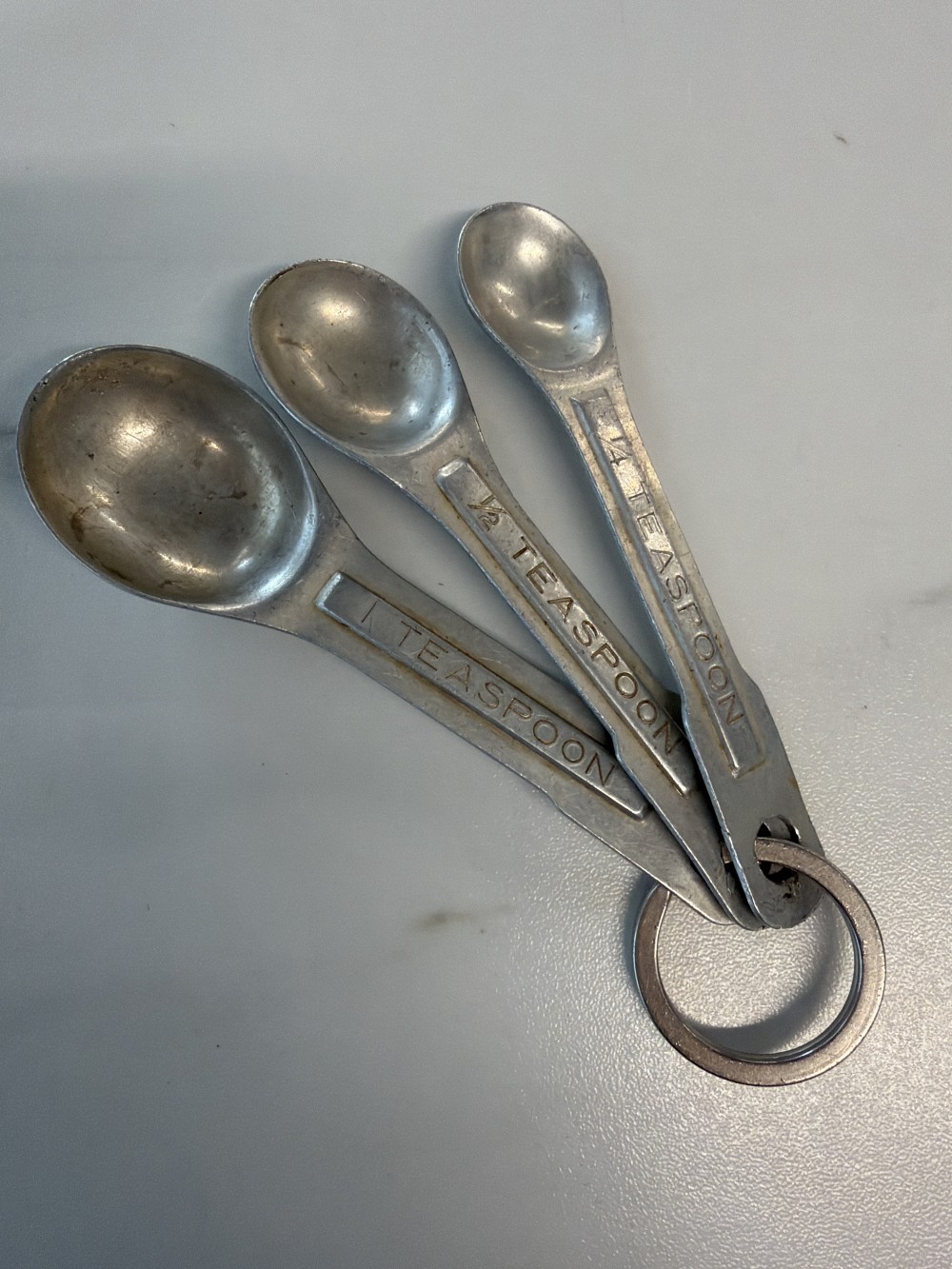 Vintage measuring spoons ( missing tablespoon)