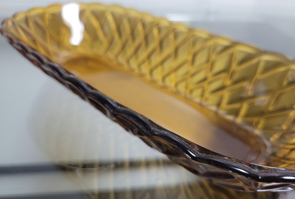 VTG Indiana Glass celery dish in Pretzel