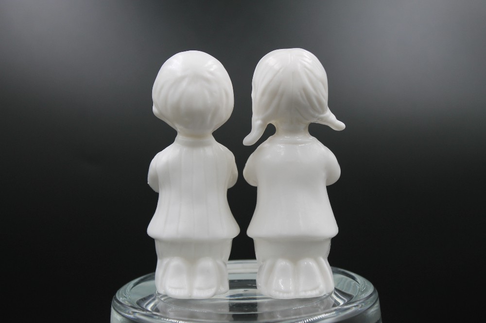 Vtg s/2 matte bisque praying boy/girl