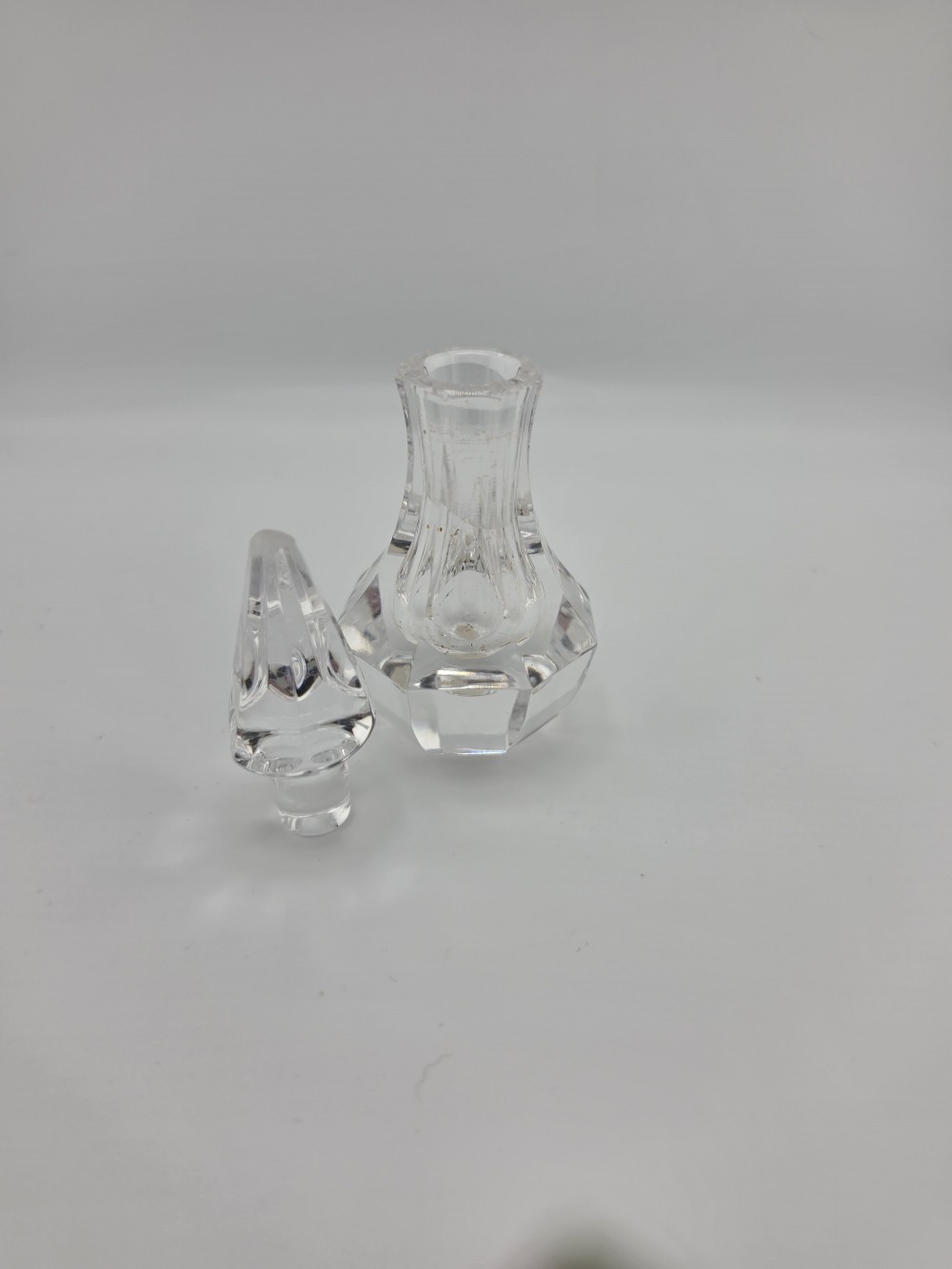 VTG Oneida Leaded Crystal Perfume Bottle and Stopper