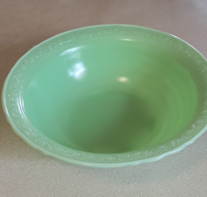 McKee Uranium Jadeite Laurel Bowl (1940's) w/stand