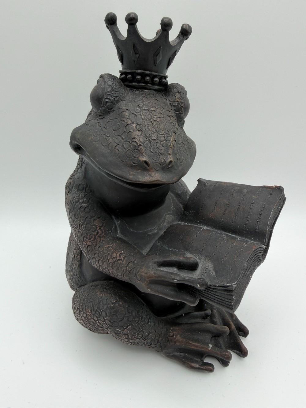 Vintage Style Reading Frog Prince Statue - Dark Academia Bookshelf Figurine
