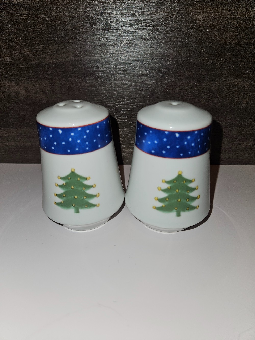 reversible ceramic Christmas salt and pepper shakers