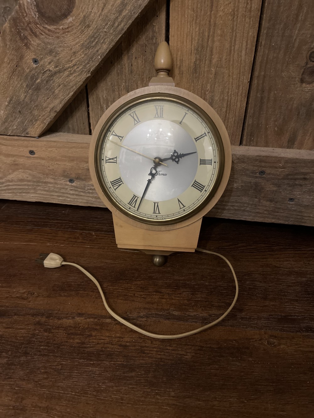 Vtg Seth Thomas wall clock - works!
