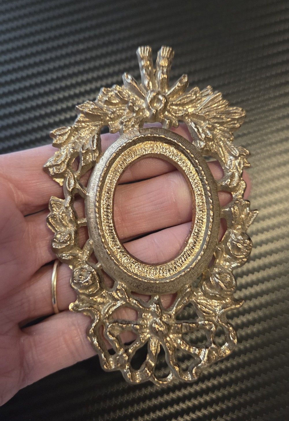 VTG Brass Ornate Oval Frame