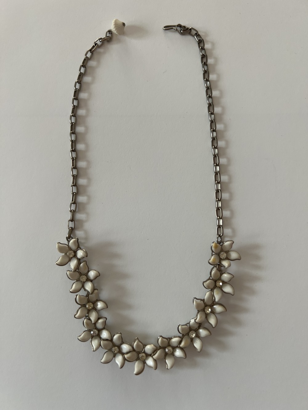 Vtg White Flower Necklace  Bracelet— 18”