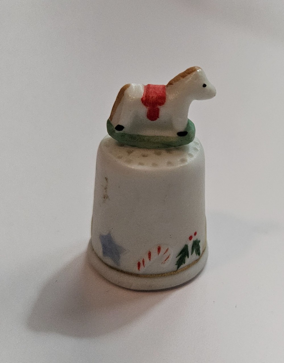 vintage ceramic or porcelain Christmas thimble