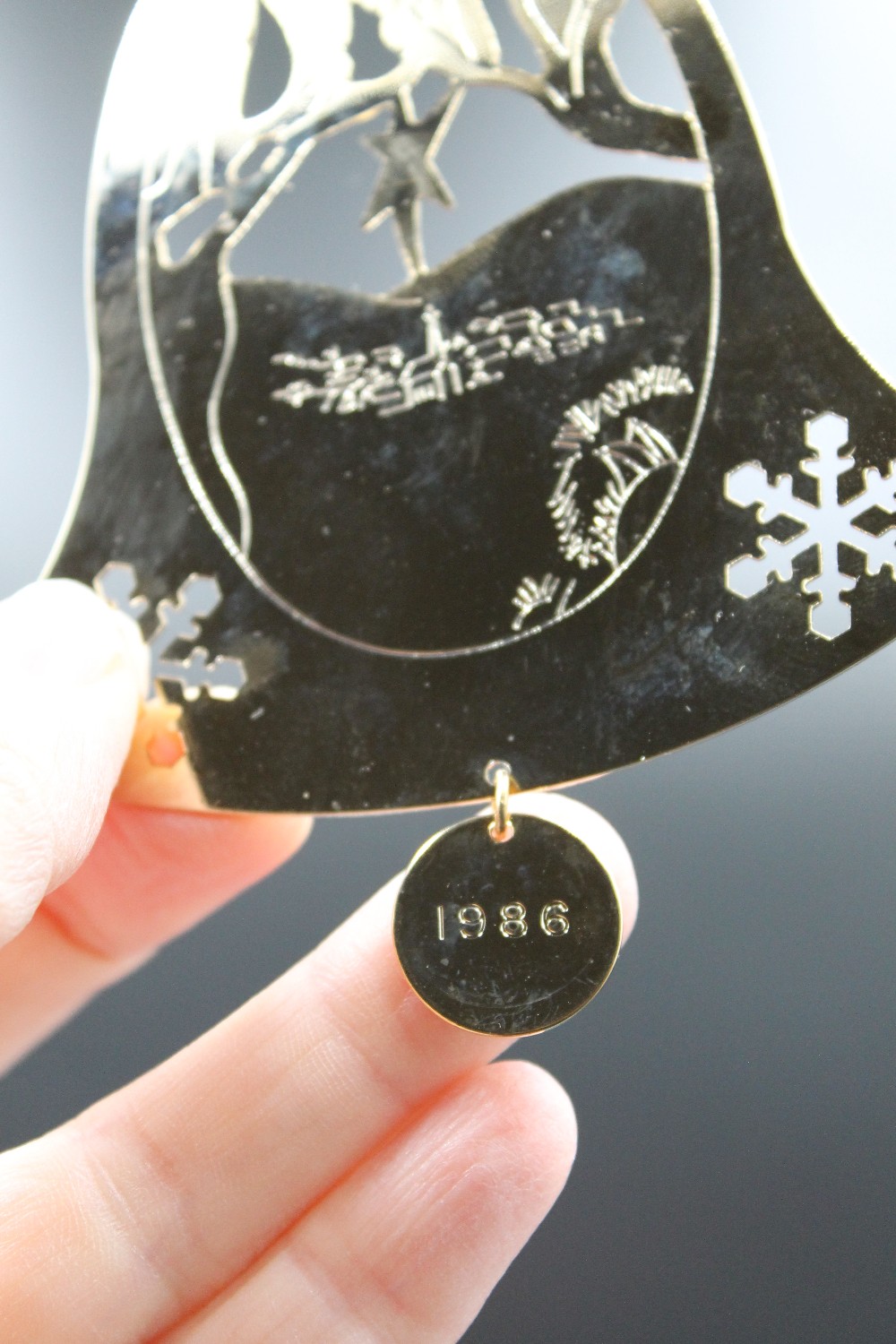 Vtg Gloria Duchin 1988 bell ornament