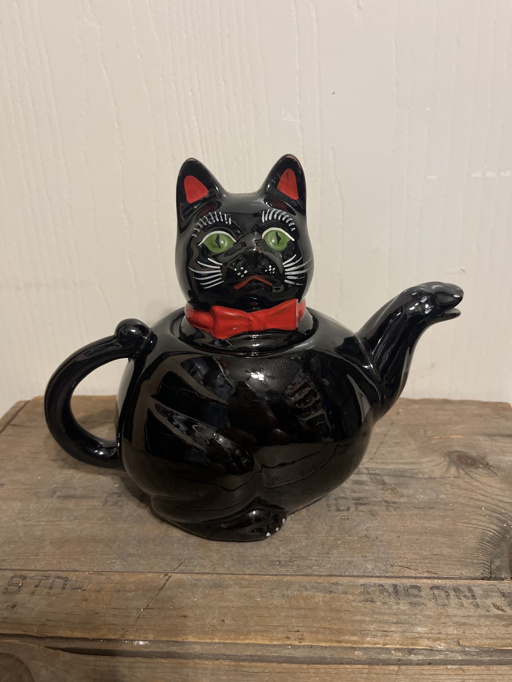 Vtg Shafford Redware black cat teapot