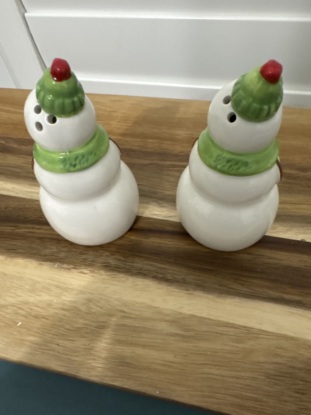 HOLIDAY SNOWMEN SALT & PEPPER SHAKERS