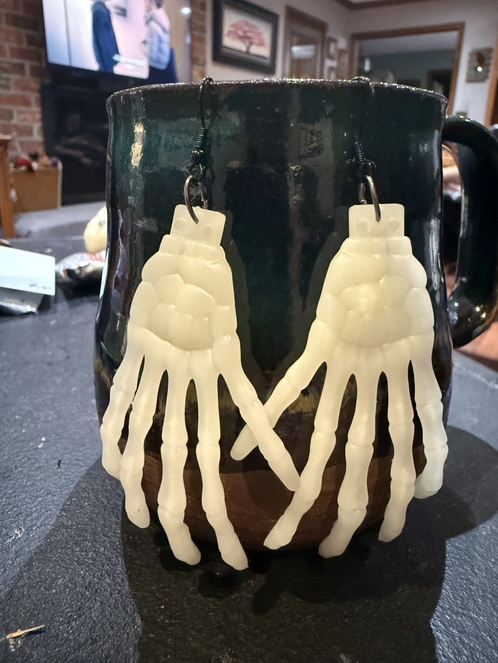 Earrings - Skeleton Hands GLOW IN THE DARK