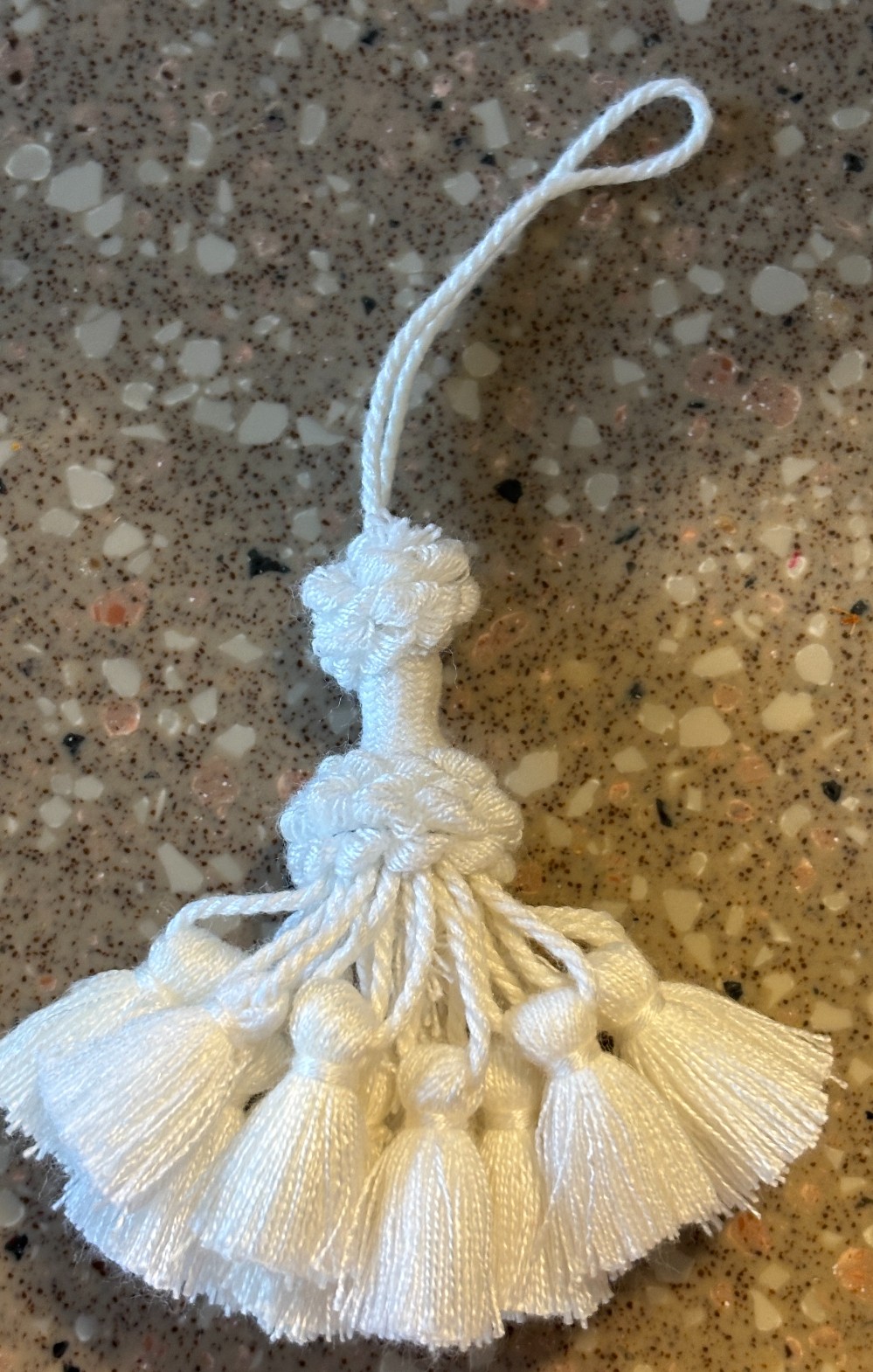 White cotton tassel 6.5