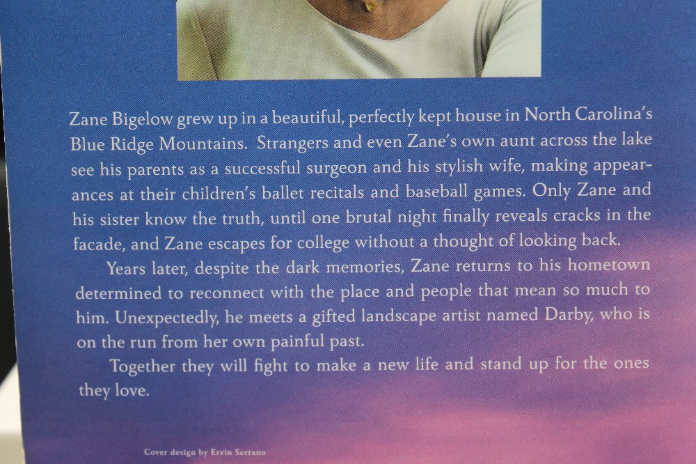 Paperback UNDER CURRENTS by Nora Roberts
