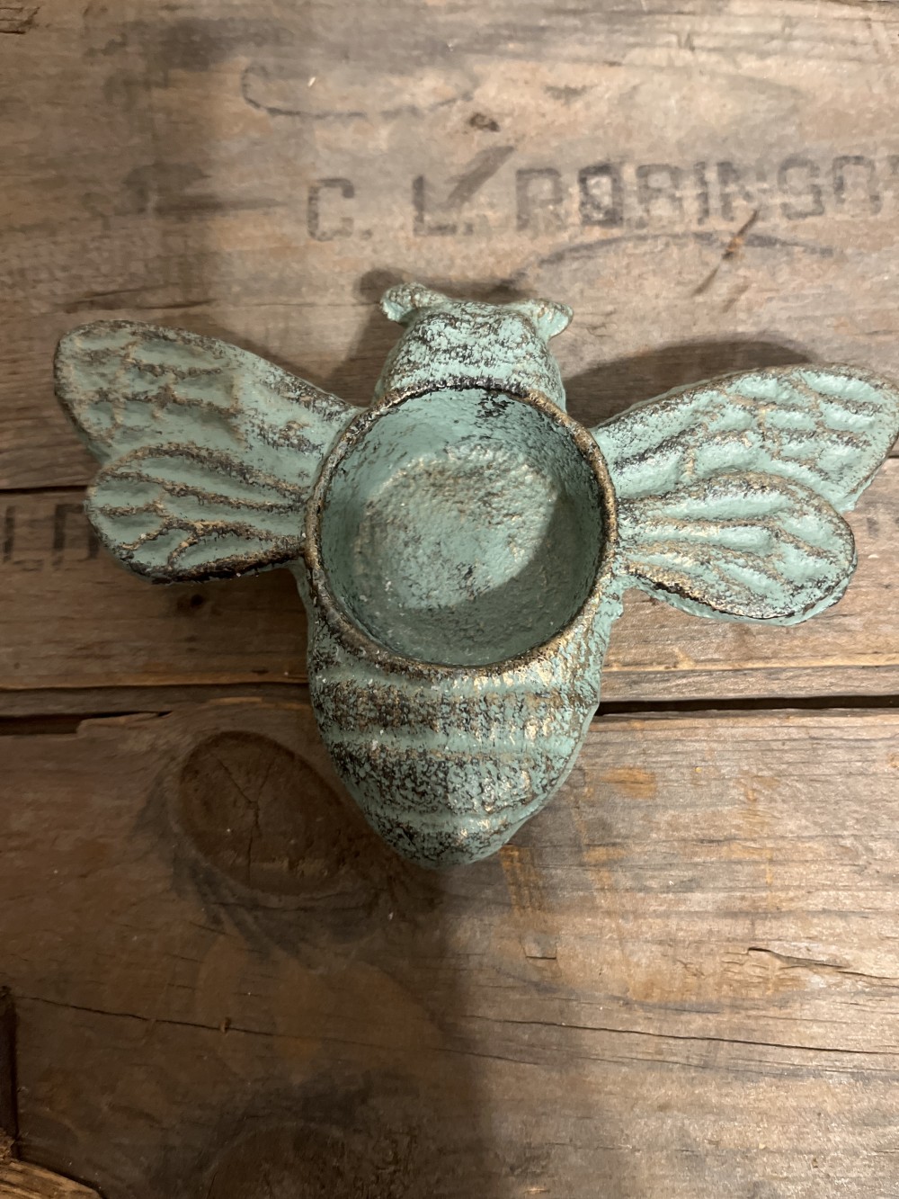 Cast iron bee tealight holder