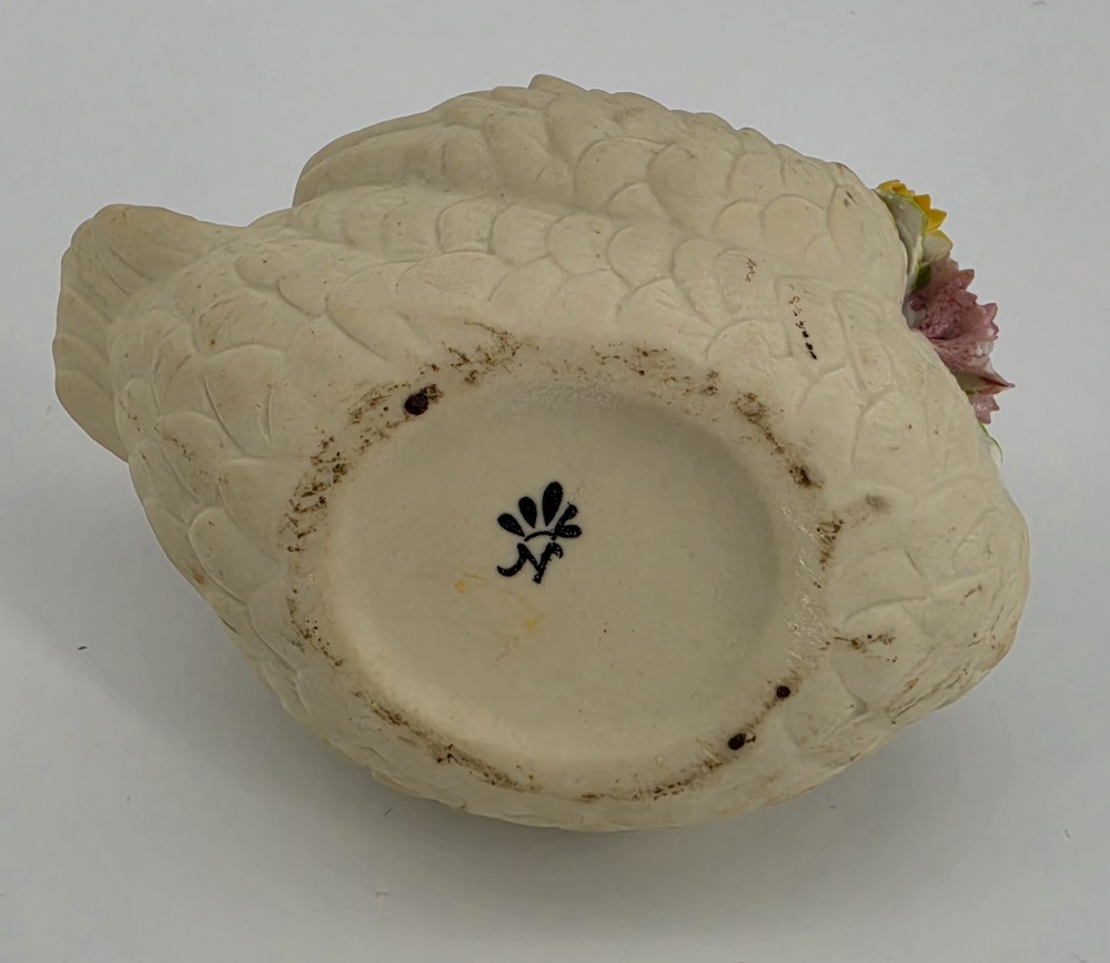 VTG Capodimonte Swan Planter with Flowers