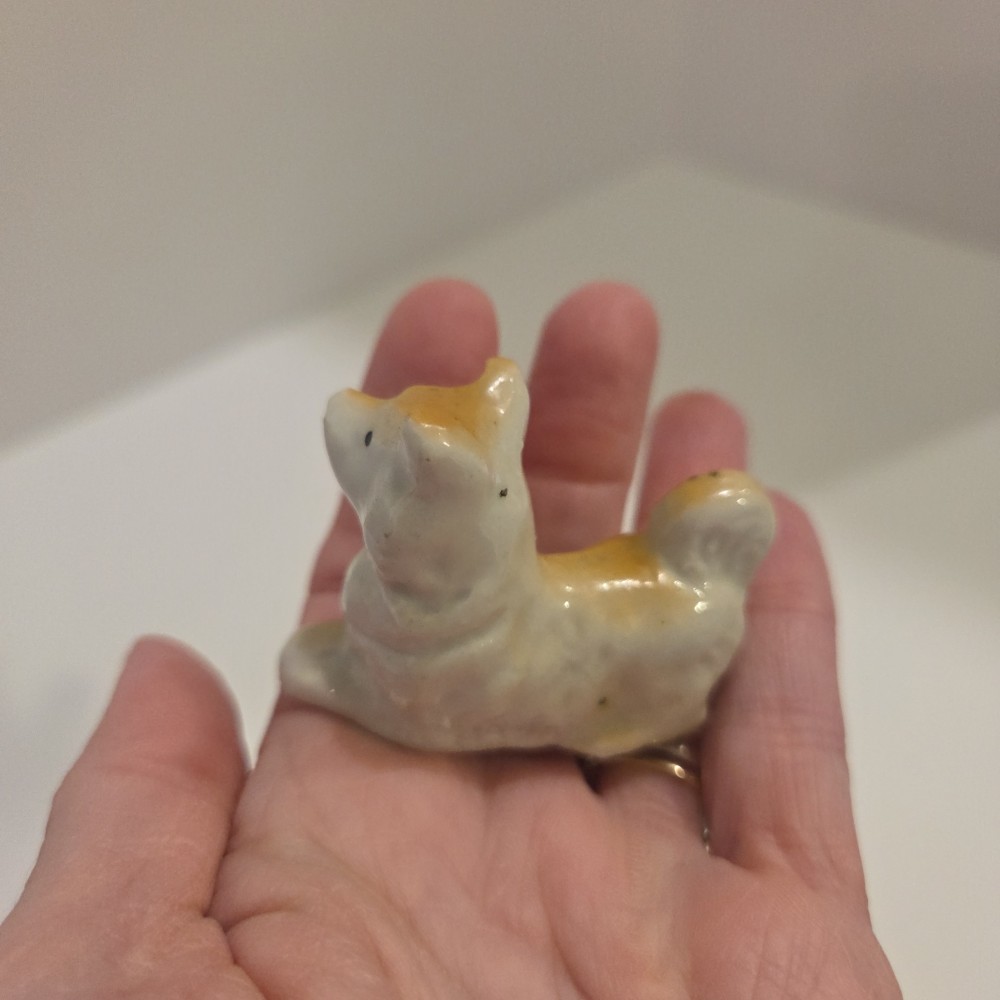 VTG Miniature 2 inch Porcelain Dog