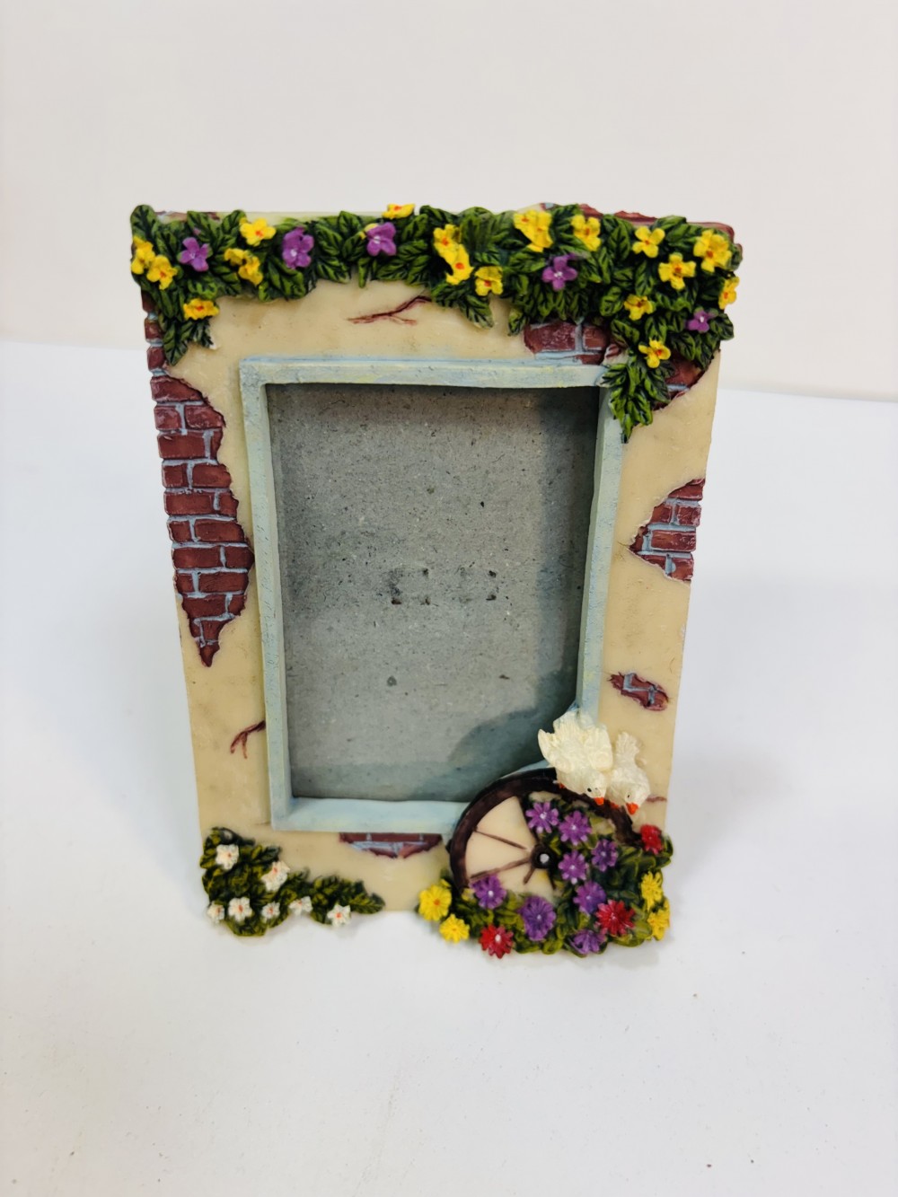 Vintage decorative shabby chic resin floral window picture frame 2.25 x 3.25