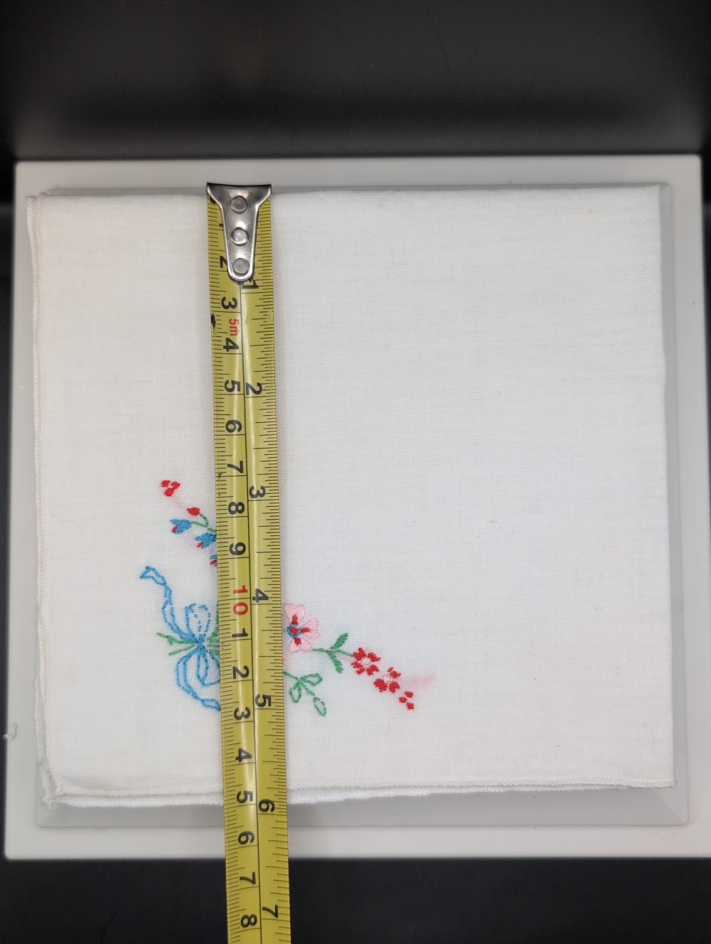 Hankie embroidered pink flowers/blue bow