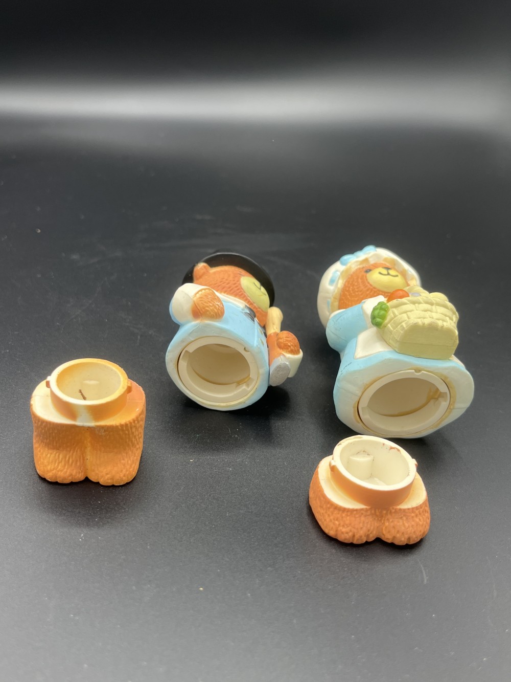 ‘86 Enesco Pilgrim bear S/P shakers