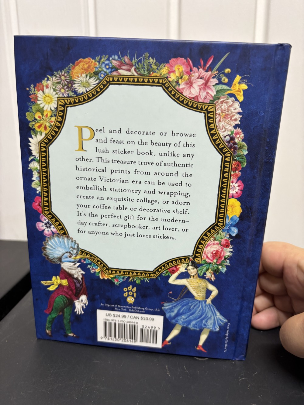 The Antiquarian Sticker Book – Over 1,000 Exquisite Victorian Stickers – Hardcover – Unused