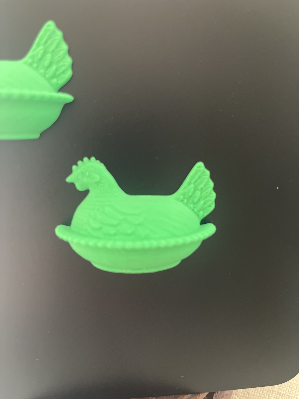 Plastic GREEN “Hen on Nest” Frig Magnet