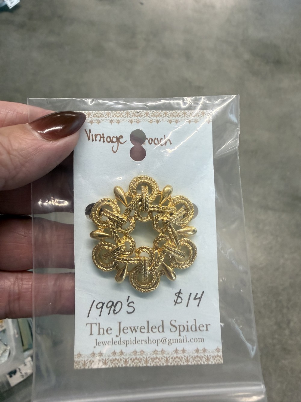 Vintage Gold Knotted Brooch Pin