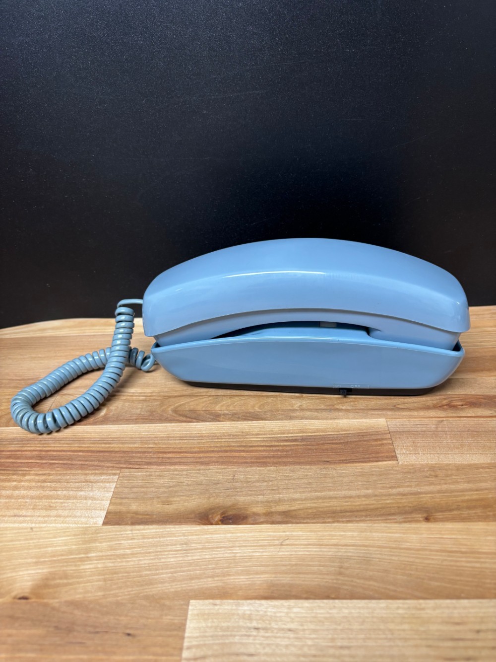 Conairphone Slim Design Blue Corded Telephone Lighted Dial Desk Wall Mount