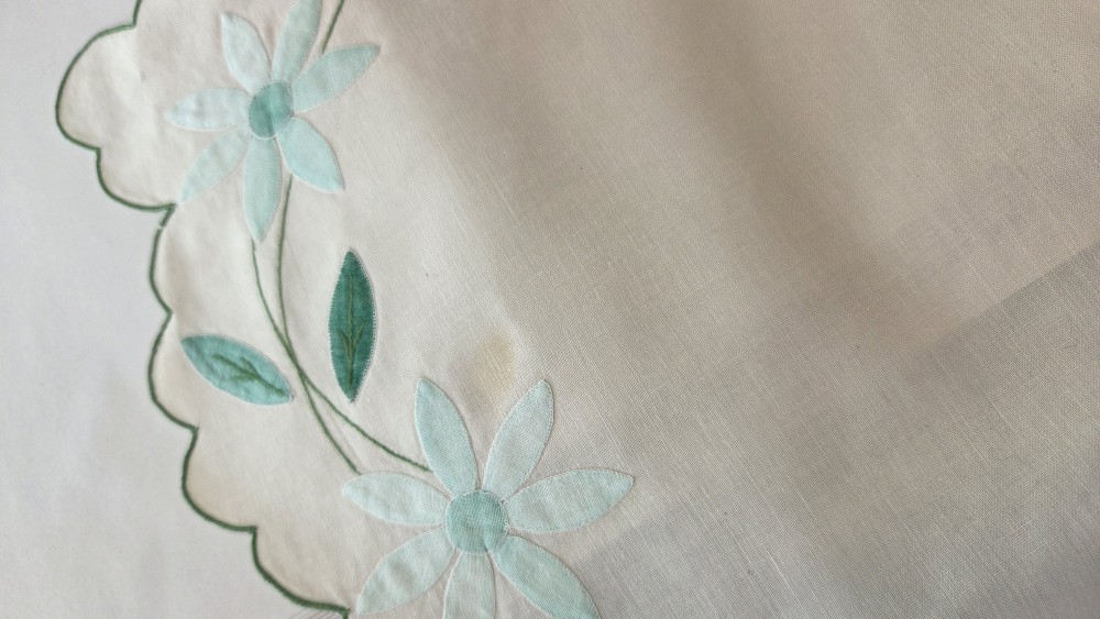 LN-1699 42x17 runner/green floral