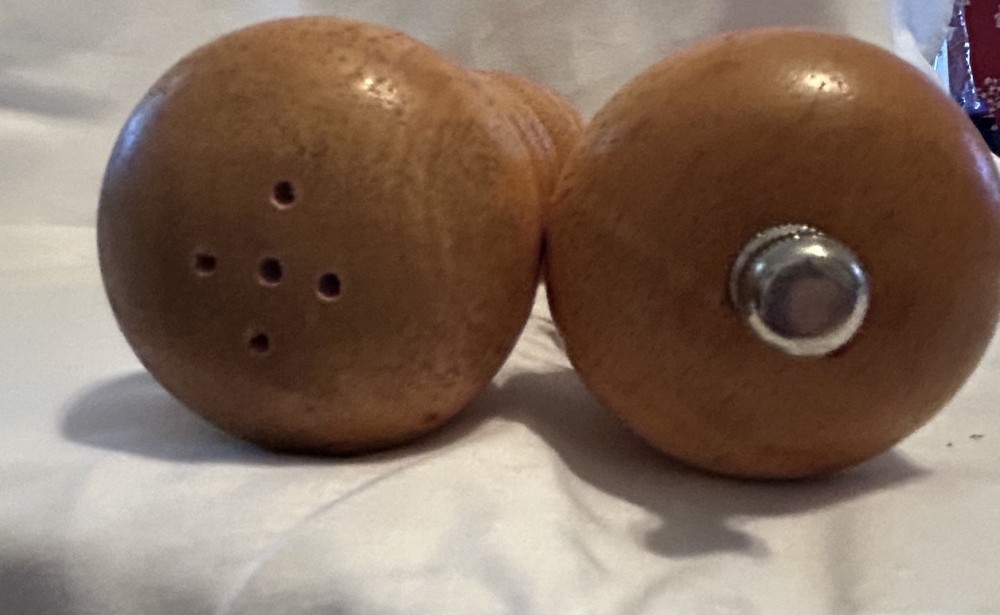 VTG Salt and Pepper Mill Set - Goodwood - Hand-Turned Wood - Made in Taiwan R.O.C. - 1970s-1980s