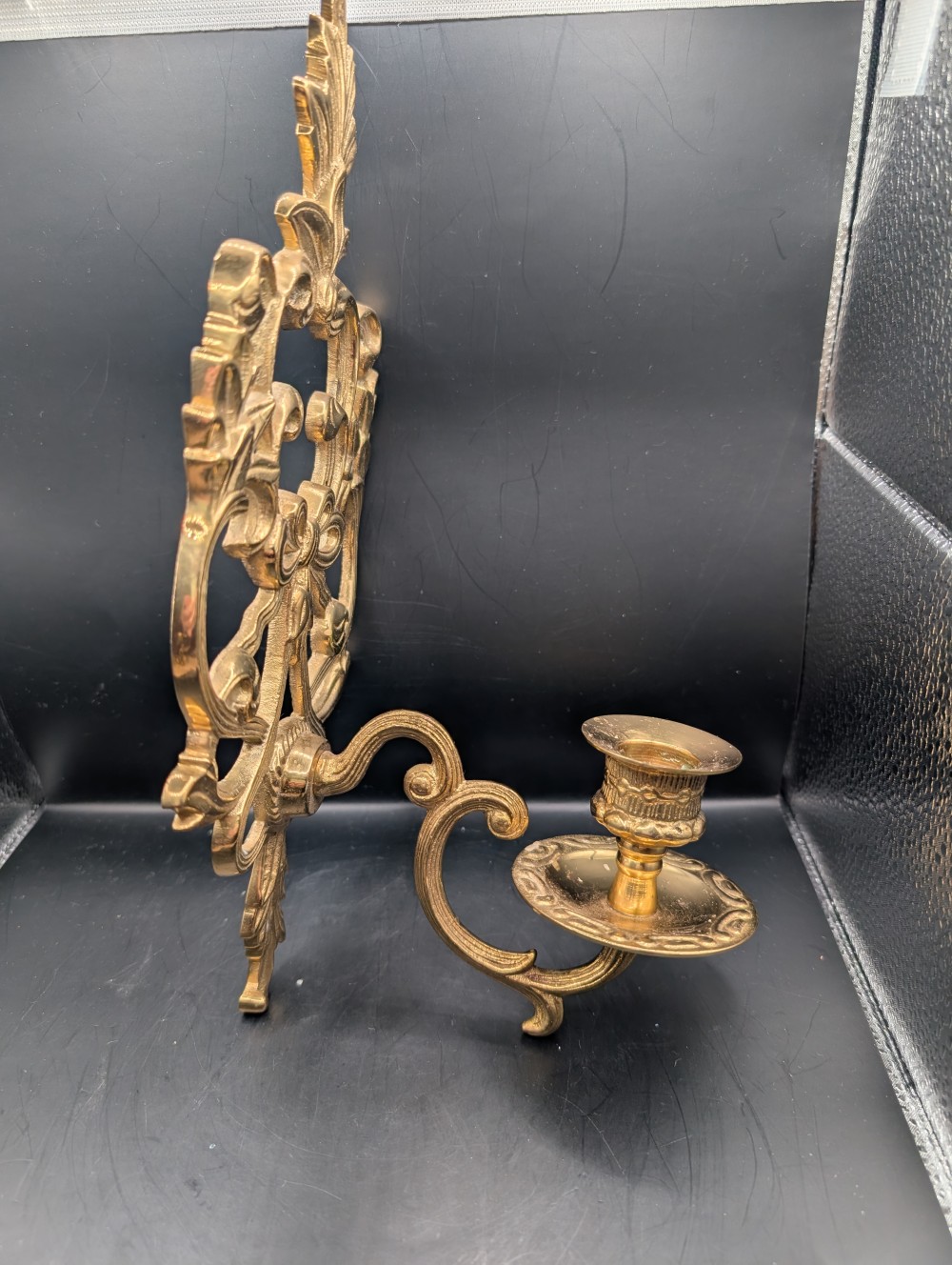 Vintage Hollywood Regency Brass wall sconces s/2