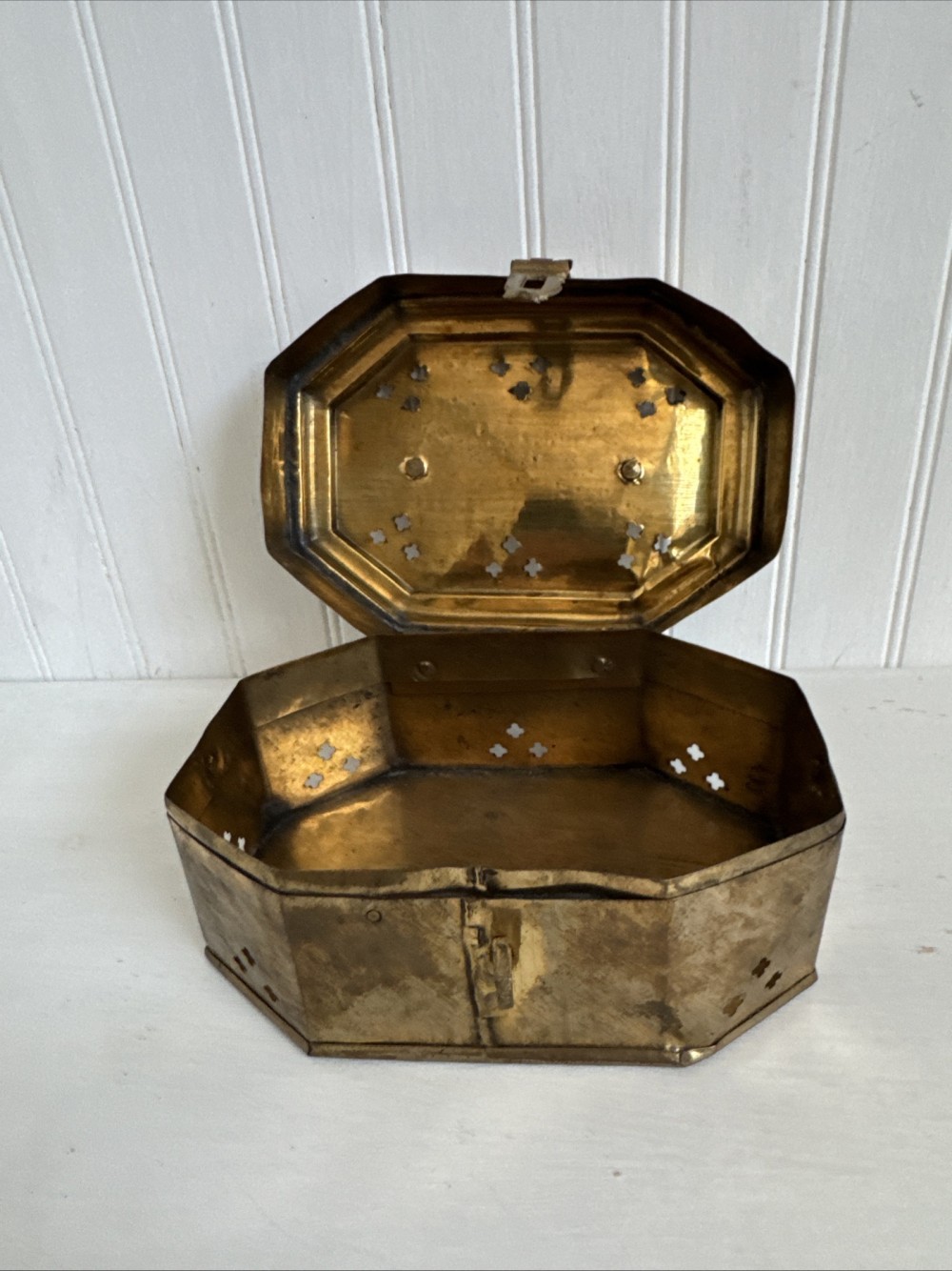 BRASS CRICKET BOX, HINGED LID