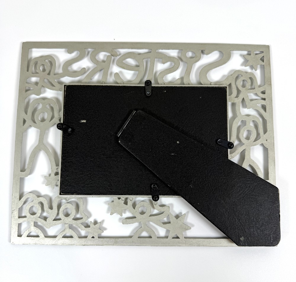 Metal Sisters frame