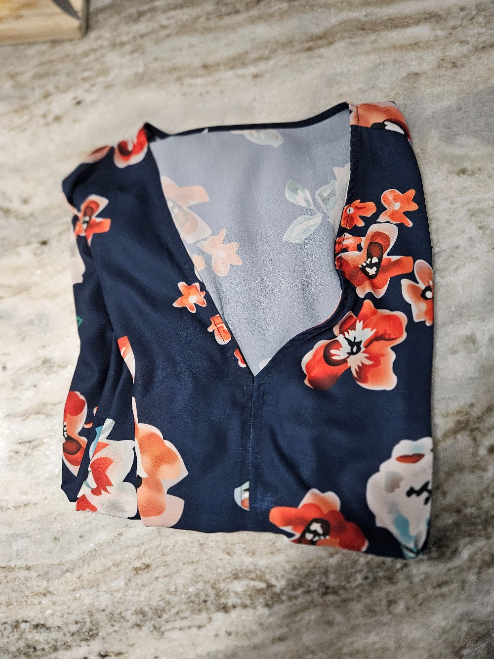 Ls v neck floral