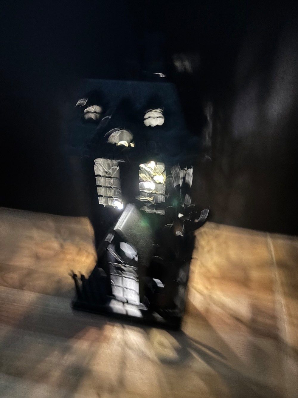 Lighted Metal Haunted House Halloween Decor Crow Tree