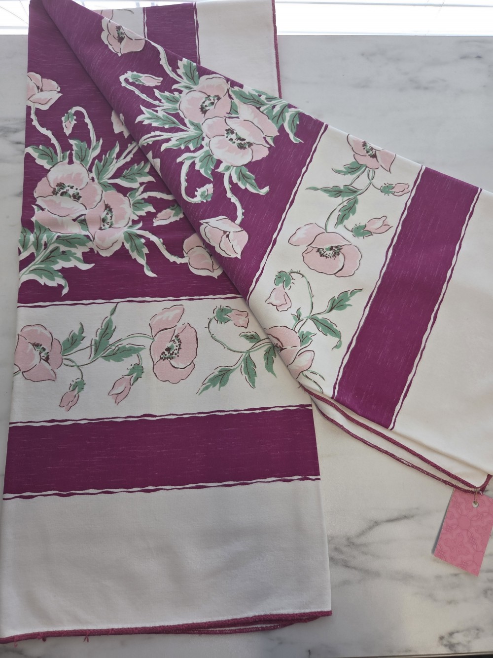LN-1379 vint printed tablecloth garnet/pink