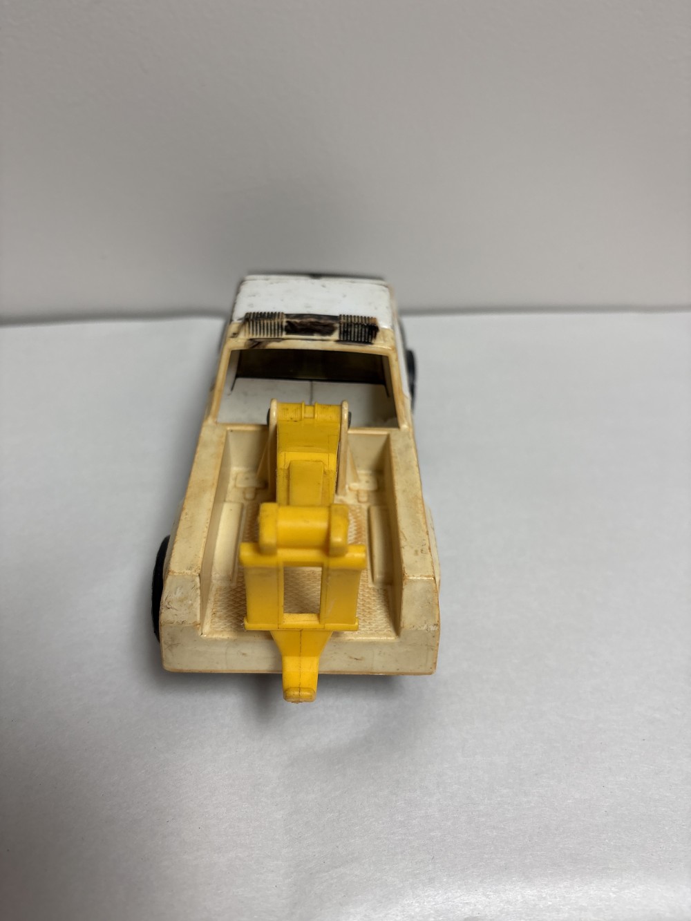 Tonka Tow Truck Used As-is Approx 7 inches