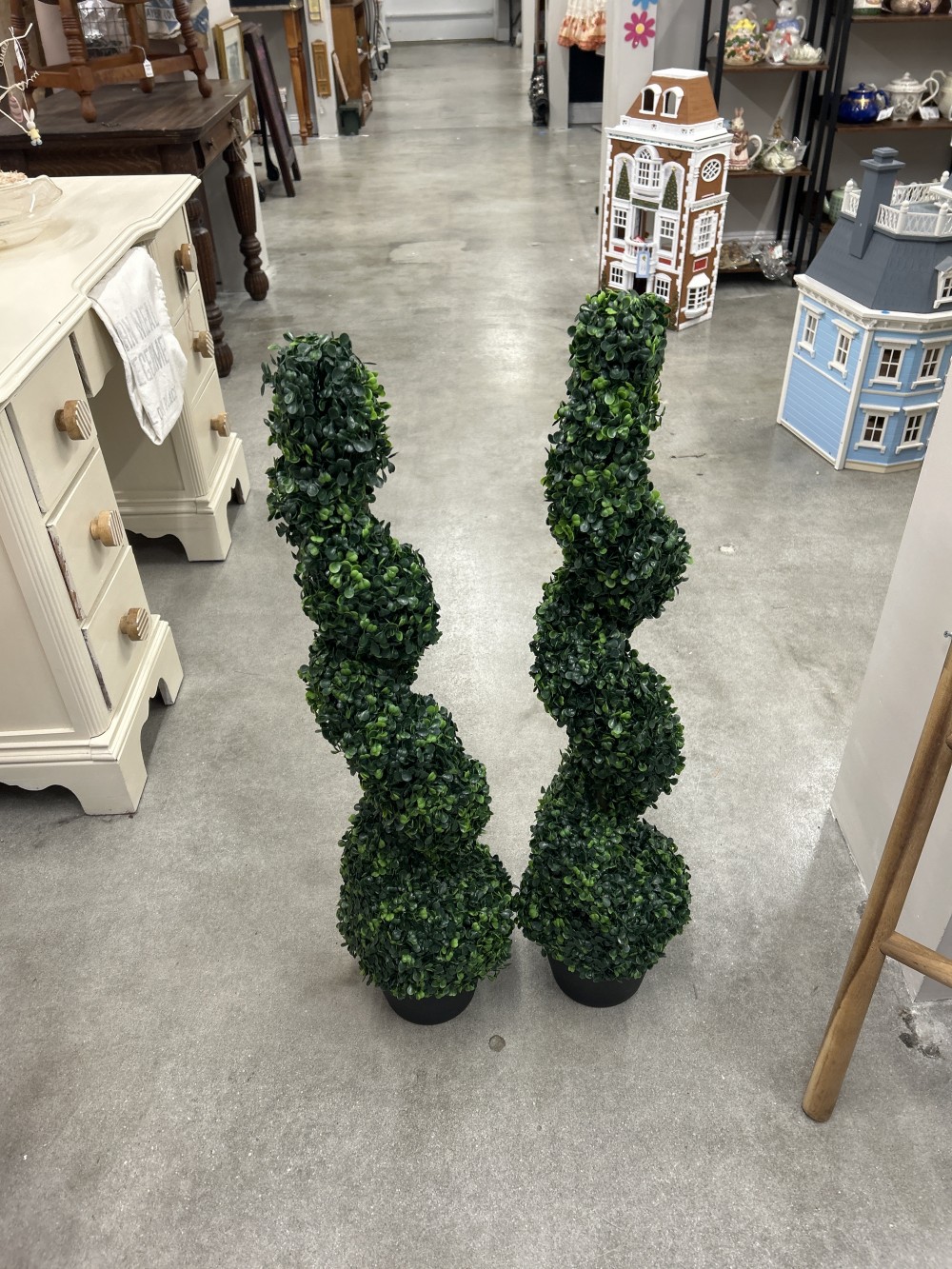 Spiral topiary (2) All weather