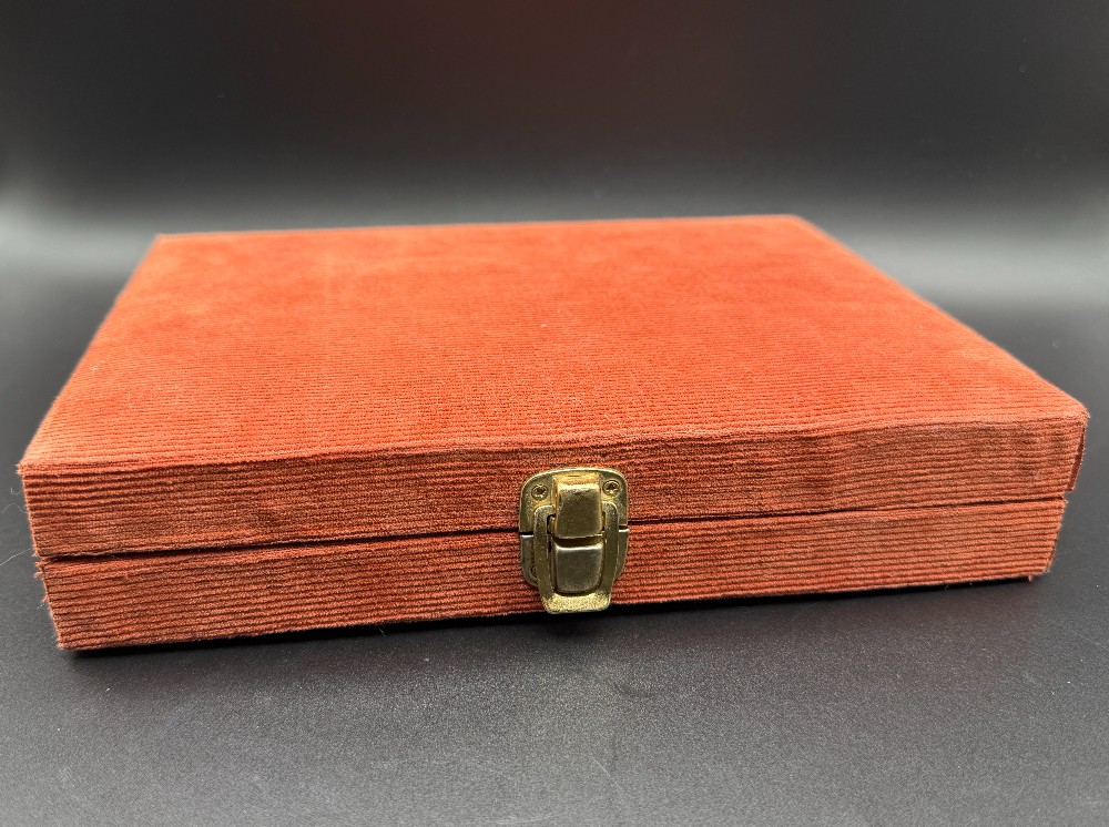 Vintage 1970s Reiss Games Travel Backgammon Set - Rust Orange Corduroy Briefcase Case (Complete)
