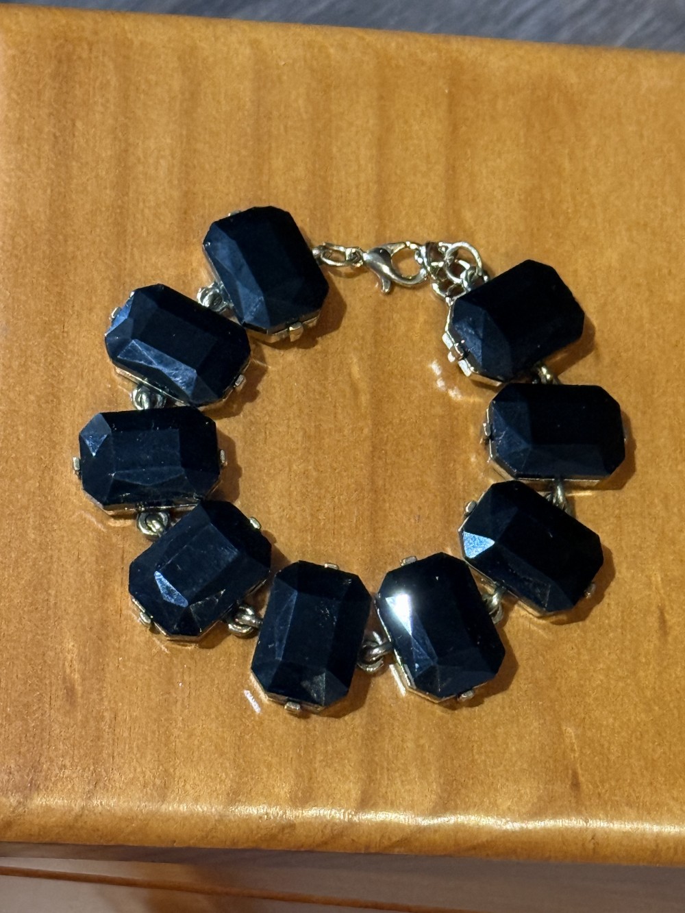 Bracelet Black Rectangle Jewels Set in Antique Gold