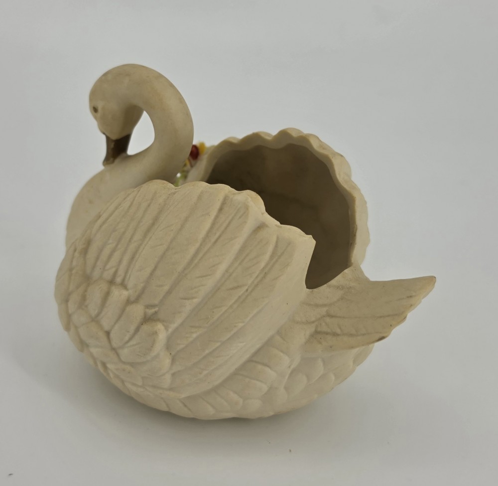 VTG Capodimonte Swan Planter with Flowers