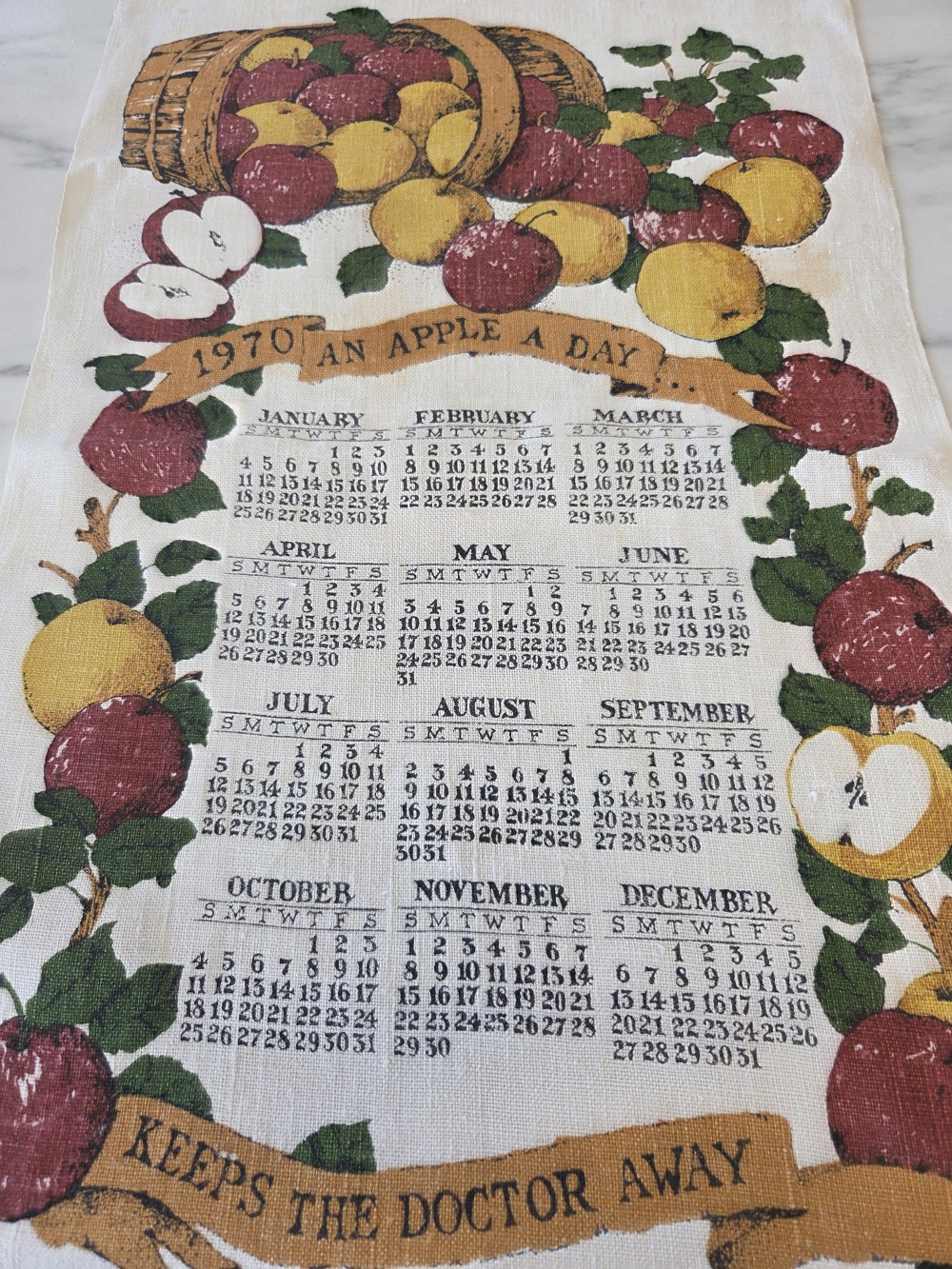 LN-1638 1970 printed calendar towel Apple