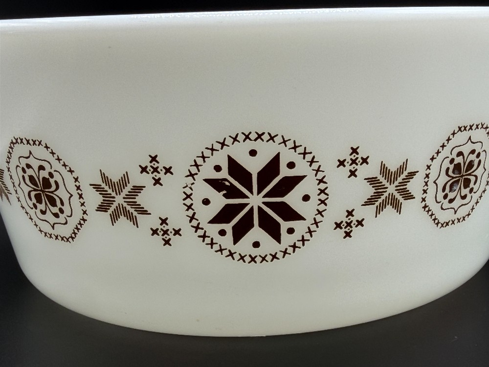 Vintage Pyrex Town & Country 2.5 Qt Cinderella Casserole Bowl - Model 475-B