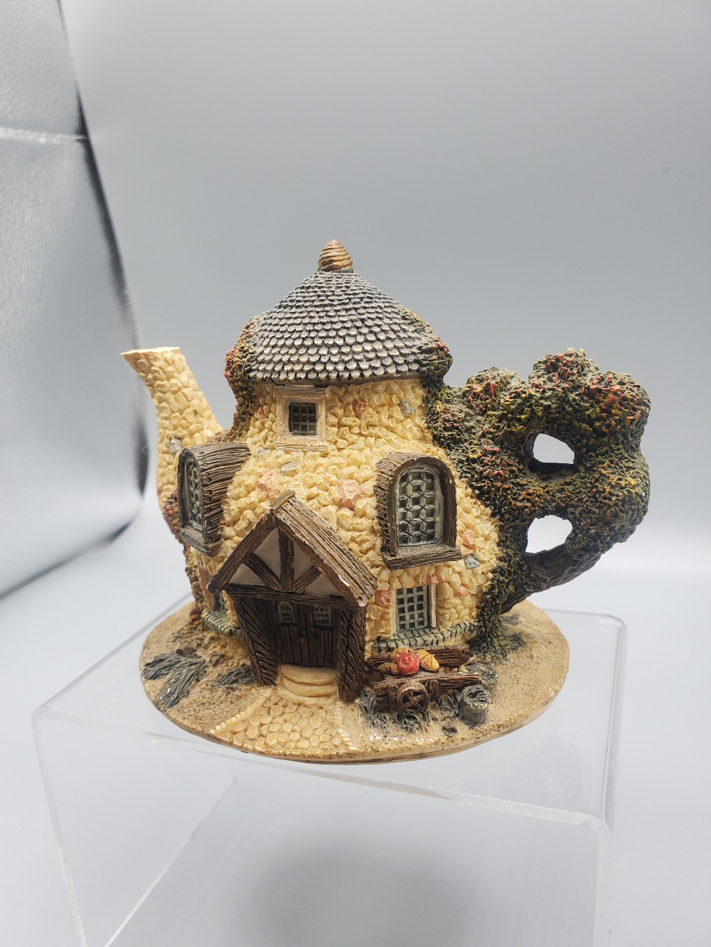 Decorative Teapot Cottage
