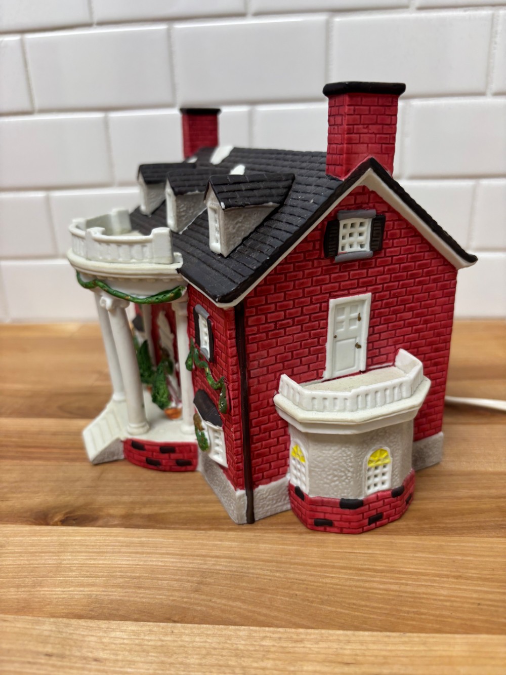 Lemax Dickensvale The White House Lighted Porcelain Building 1993