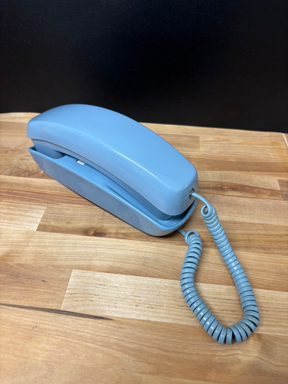 Conairphone Slim Design Blue Corded Telephone Lighted Dial Desk Wall Mount