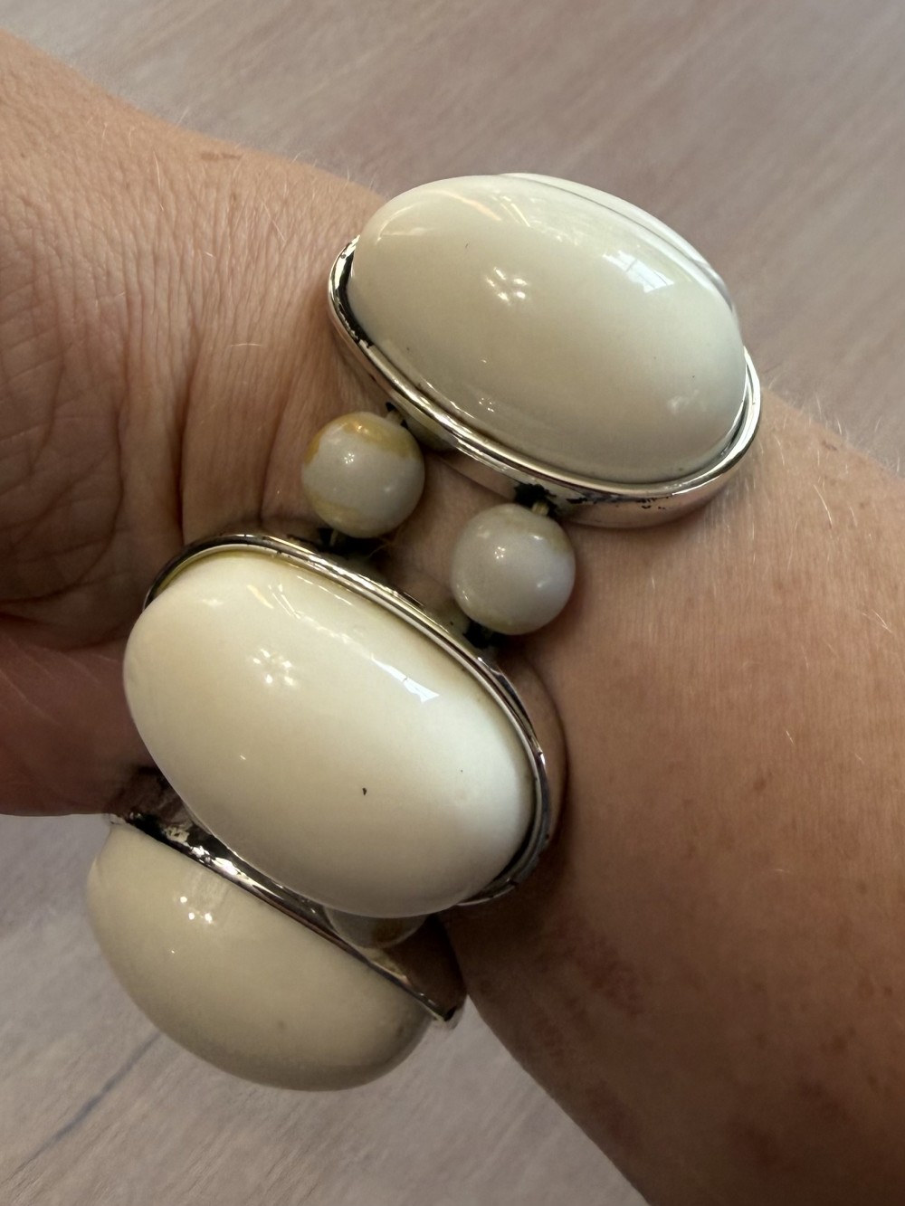 Vintage Chunky Bracelet - Large White Ovals