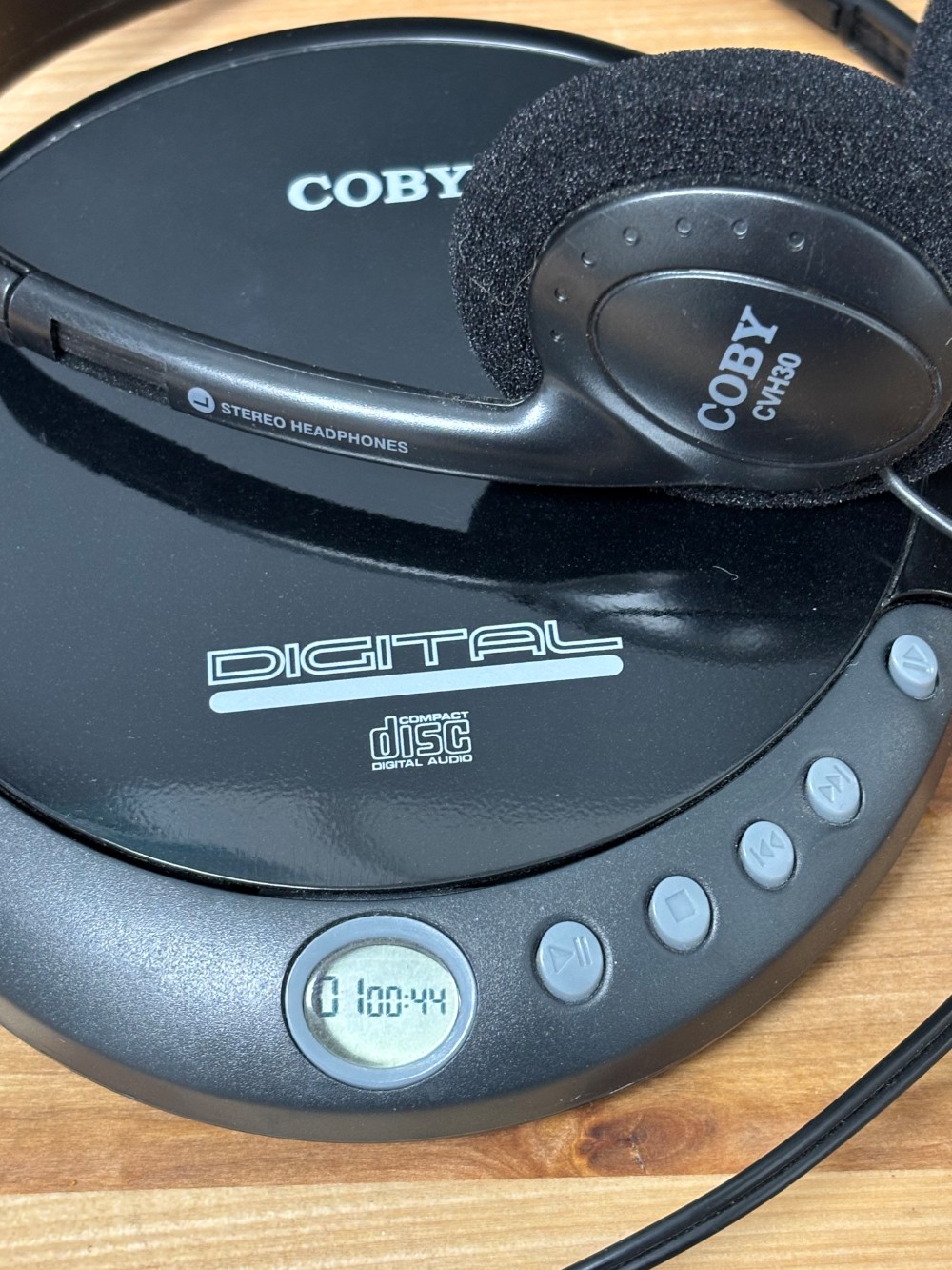 Portable CD Player Coby Stereo Headphones CX-CD109 with CVH30 Tested Working