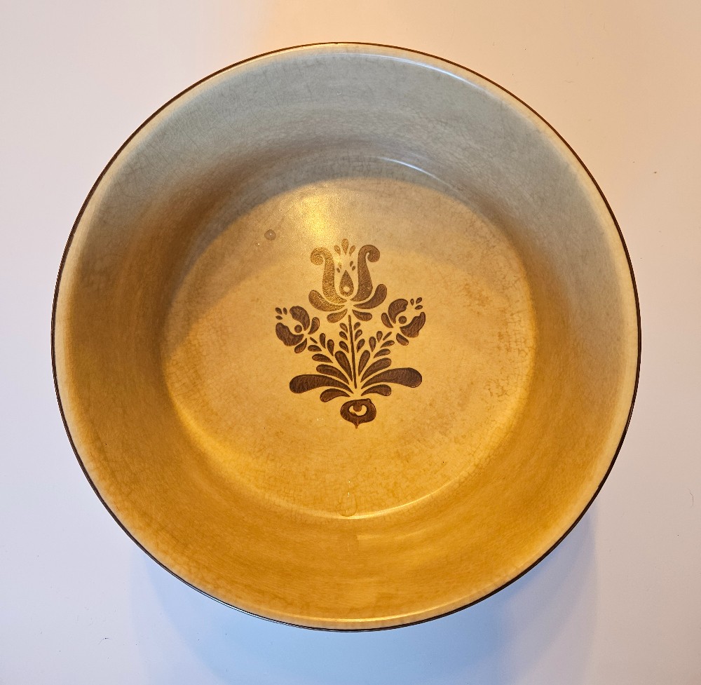 Vintage Pfaltzgraff Village stoneware bowl