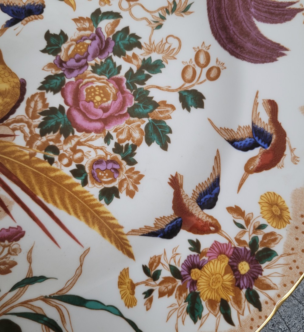 VTG 1987 Royal Crown Derby Olde Avesbury dinner plate