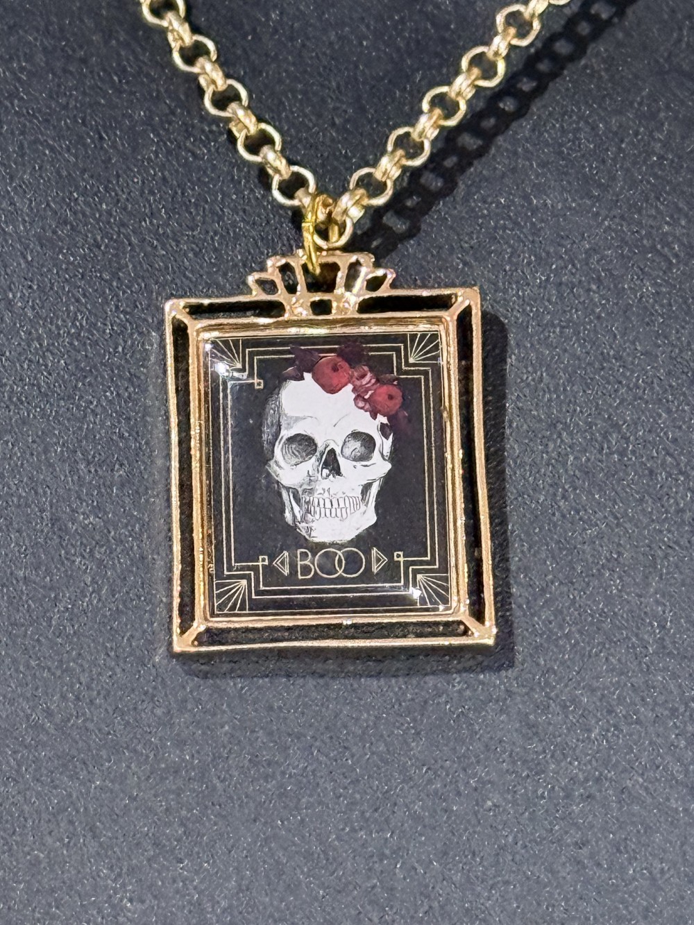 Necklace- Skull & Roses Halloween Pendant BOO